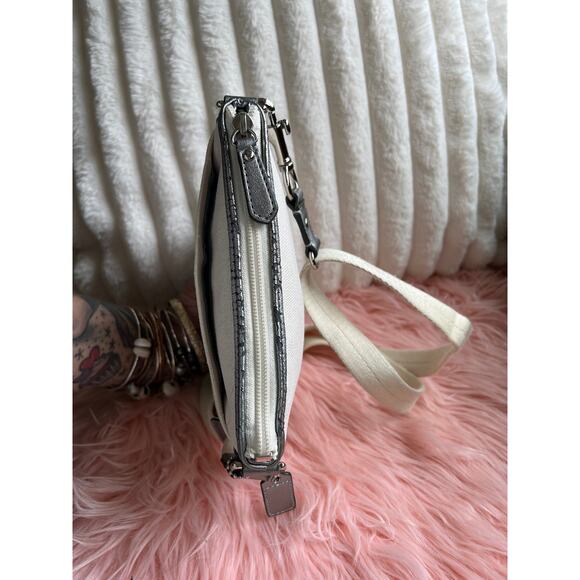 Limited Edition Coach Starfish Crossbody - Picture 5 of 11